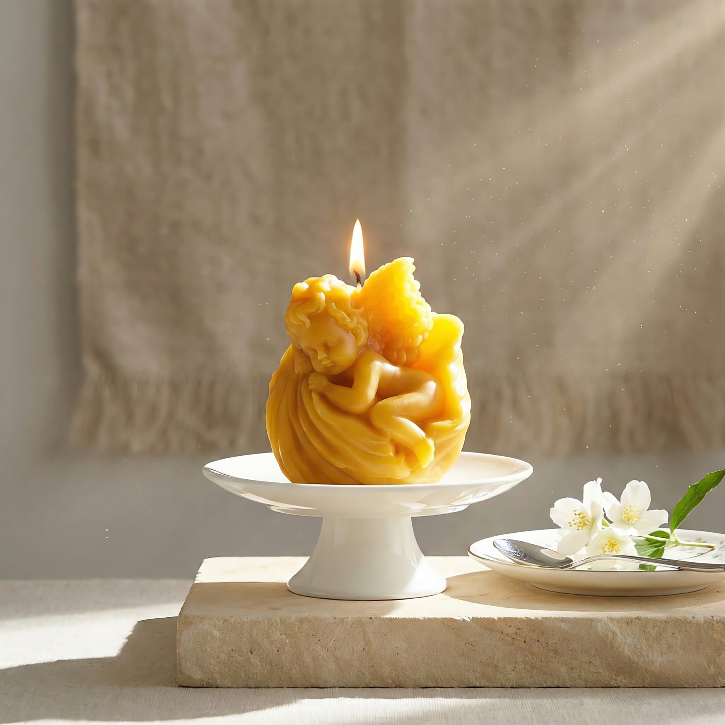 Sleeping Angel Beeswax Candle Accord 1